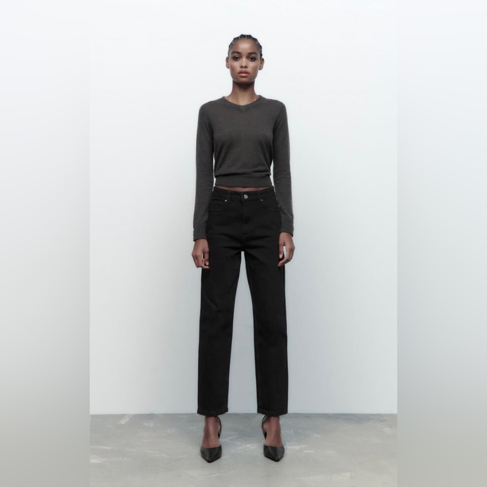Zara Jeans in Dark Grey Black Wash Mom Fit High Waist Size 4 Straight Leg